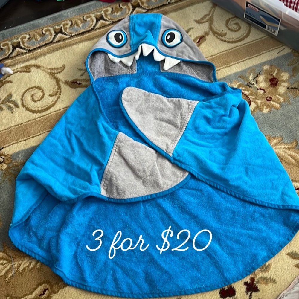 The Children’s Place shark hooded towel- baby/toddler 3itemsfor$20